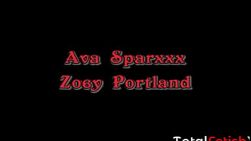 Беглые лесбиянки Zoey Portland и Ava Sparxxx