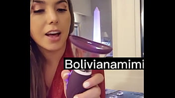 Masturbarsi con una fica fica davanti all'obelisco di Buenos Aires.... link nel video