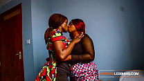 Caso secreto de pegação lésbica nigeriana faz sua buceta bater palmas
