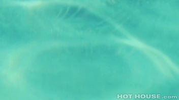 Hothouse - La follada caliente de Juicy Jocks en el garaje - JJ Knight, Nic Sahara