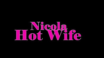 Wir stellen Nicola Hotwife vor