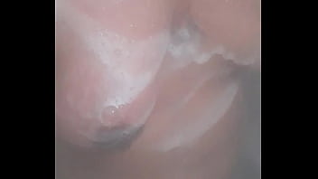 I like to play with the foam while I take a bath