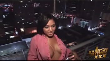Big Booty Lisa Lee se desnuda para BBC en Miami Condo