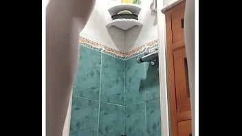 Lionel's very hot shower (part 1)
