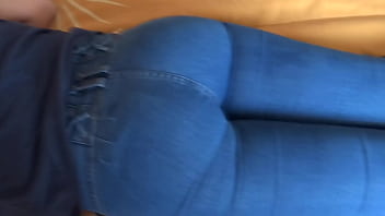 Compilation, mostrando il mio culo con i jeans addosso e con i jeans abbassati
