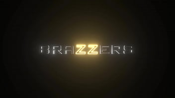 Films, baise anale et éjaculations au pop-corn - Tina Fire / Brazzers / flux complet de www.brazzers.promo/pop