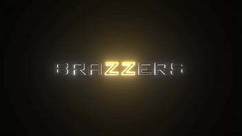 シャワーに忍び込む-ローレン・ピクシー/ブラザーズ/www.brazzers.promo/intoからフルストリーム