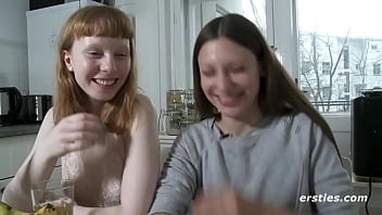 Ersties: Bonnie и Talia возвращаются для извращенного лесбийского секс-видео