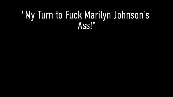 Pequeno Boobed Marilyn Johnson Obtém seu cu aberto cheio de esperma!