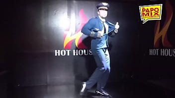 Toda ousadia do stripper Maycon Colombo em apresentação na HOT House - WhatsApp PapoMix (11) 94779-1519