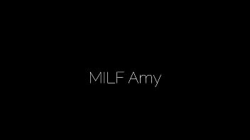 Milf Amy - Lavorare da casa