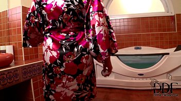 Sandra Boobies Sucks Cock In The Tub & Gets Cum On Her Jugs
