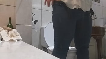 This bbw cumslut had such a good time at my houseparty she sucked my cock while pee ing peeing on the toilet