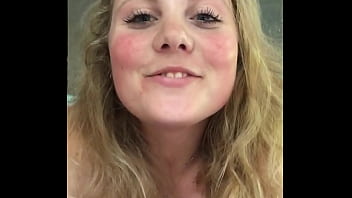 Natürliche blonde, unschuldig aussehende junge Frau liebt es, mit ihrem großen Dildo bis zum Orgasmus zu masturbieren. Schöne dicke PAWG | Die Panty Bank - Gebrauchte Höschen