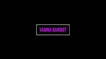 EXCOGI - 19-летняя рыжая Vanna Bardot сосет и трахается как профессионал!