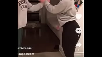 Thicc girl does sexy tik tok dance
