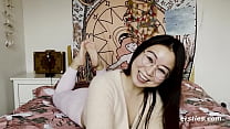 Ersties: Linda chica china estaba súper feliz de hacer un video de masturbación para nosotros