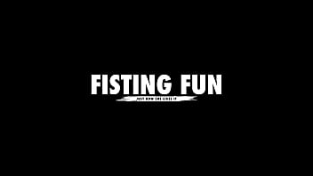 Fisting Fun Advanced, Syren De Mer e Stacy Bloom, Fisting anale, Fisting profondo, Doppio fisting anale, Orgasmo reale FF007