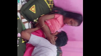 Uttaran20- два бенгальских паренька трахают деревенскую девушку в жестком домашнем сексе Deshi porn xvideos