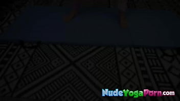 Natürliche Big Tits junge Frau Crystal Chase Nude Yoga Solo