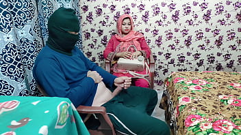 Indisches muslimisches Mädchen hat mich beim Wichsen im Wartezimmer des Arztes erwischt