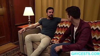 Gay gosta de 3some sessão anal sem sela