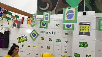 Nachdem ich das WM-Spiel gesehen hatte, lud mich die neue Geovana Almeida ein, Brasiliens Sieg zu feiern, also Agent... es war sehr schön