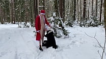 Minets Matty et Aiden pipe nue en plein air en hiver pour Noël