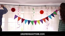 GropeMeAnytime - 誕生日に若い女性の継娘を無料で使用