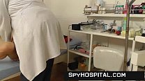 Mujer paciente filmada en secreto por un médico voyeur