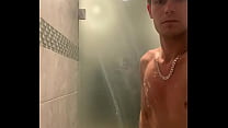 Dusche im Fitnessstudio