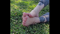 hi my name is alice, this is my first foot video.