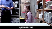 GirlThief - Izzy LushがLPオフィサーによって彼女の猫の後背位ファックを取得