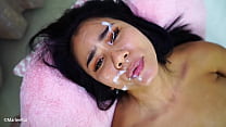 Asiática que se masturba ganha tratamento facial