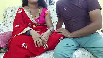 Le beau-frère n'a pas pu contrôler sa bite après avoir vu le sari rouge de la belle-sœur et la belle-sœur baisée