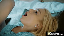 5KPORN Cute Blonde Plays With Her Pussy Before Sex