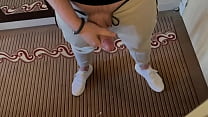 Scarpe da ginnastica bianche - Sveltina bianca con sborrata / sborrata in Adidas / Grande cazzo (18 cm)