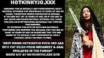 セクシーなバイキング Hotkinkyjo は、mrhankey からの太ったディルドで彼女のお尻を性交し、森の中で肛門脱をします