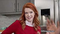 Анал с грудастой рыжей домохозяйкой на кухне