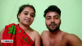 La belle indienne sexy Bhabhi a des relations sexuelles avec son demi-frère