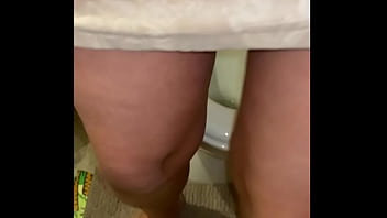 PEE DIARY. WELCOME TO MY TOILET. A HAIRY PUSSY PEES AND PISS RUNS DOWN HER WHITE THIGHS. YOUNG GIRL PISSED SPLASHING.
