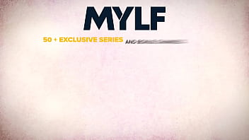 Die vollbusige blonde MILF Lauren Pixie hilft ihrem geilen, schelmischen Stiefsohn, sexuelle Spannungen abzubauen - MYLF