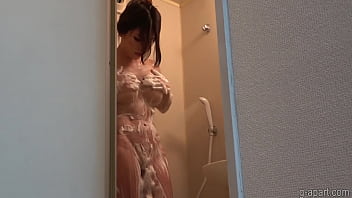 ギャルのREMIちゃんのシャワーを撮影した動画