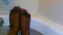 hot & wet sexy pretty ebony toes
