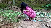Une tante népalaise xxx laisse le garçon voisin lui baiser la chatte en échange d'aide ! audio hindi