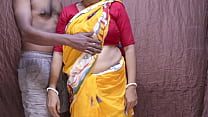 Горячая зрелая милфа в любительском видео замужняя беременная тетушка стоит, кримпай трахается с мужем, друзьями в ее доме, дези возбужденная индийская тетушка в сексуальной блузке сари и нижней юбке, красотка с большими сиськами, бенгальская буди трахает