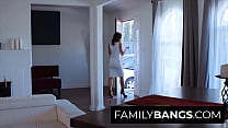 FamilyBangs.com ⭐ Заинтересованная милфа жаждет денег своего пасынка, Алексис Фокс, Джейк Адамс