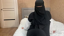 Madrastra siria le da instrucciones para masturbarse a su hijastro