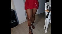 Gladis mostrando su tanga y su culo.. vestido rojo minifalda. Esposa exhibicionista me gustan las fotocorridas y poner a 100 a los mirones voyeurs. si quieres jugar con nosotros escribe al email probator3@gmx.es