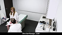 Доктор предлагает молодой женщине заняться с ним сексом, чтобы сравнить ее симптомы - Doctorbangs